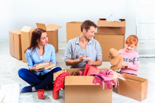 Family house move service with loading and unloading in Cowley