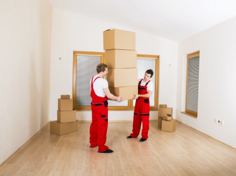 Local moving van serving properties in Cowley